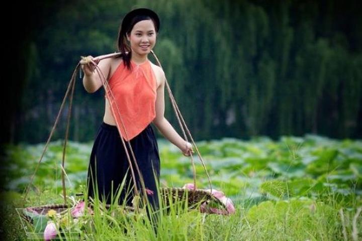 Tỏa Sáng Trên Mạng Xã Hội: Chuyên Gia Trang Điểm & Hotspot Matrix